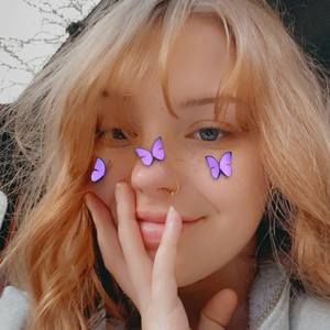 Meet your Posher, Chloe